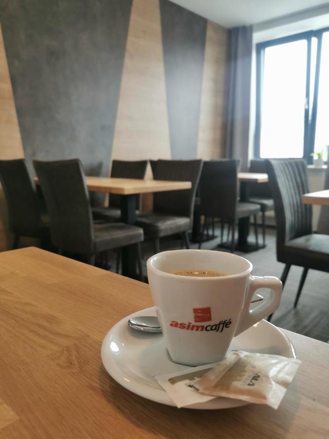 Ala Hotel Бистршице-над-Пернштейнем Экстерьер фото